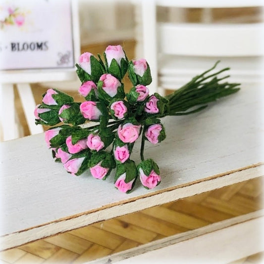 Bouquet of 25 Pink Rosebuds - Miniature