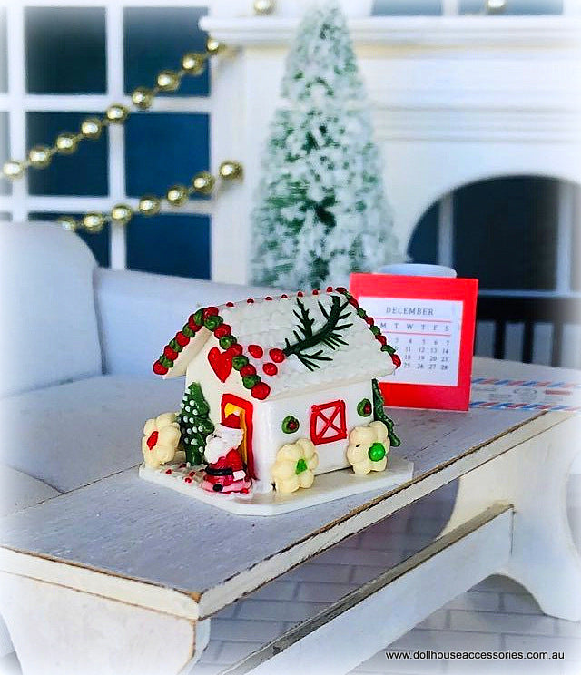 Dollhouse Christmas Gingerbread house white