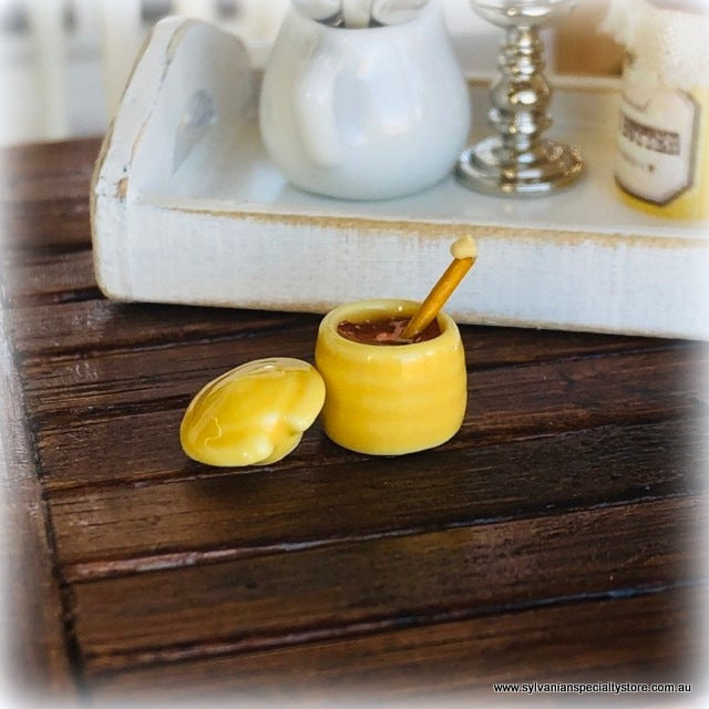 Dollhouse honey accessory