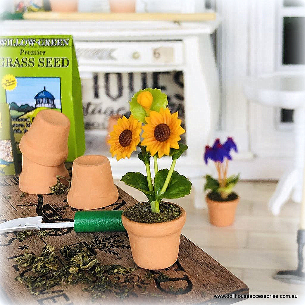 Sunflower in pot plant florist garden dollhouse