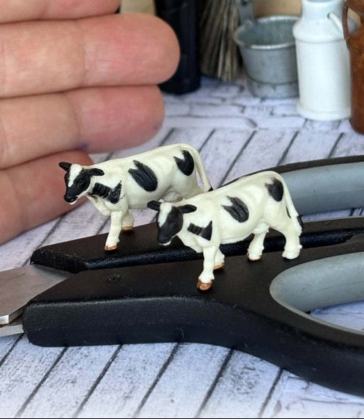 Dollhouse miniature cows pair for farmhouse scene ornaments for display