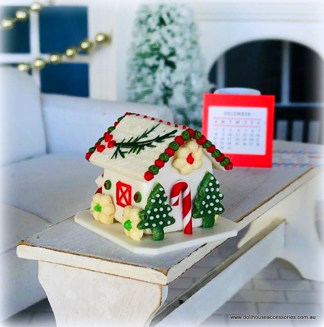 Dollhouse Christmas Gingerbread house white