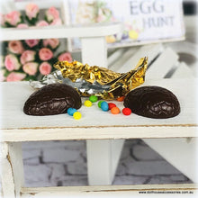Breakable Easter Egg with Smarties and Gold Foil - Miniature