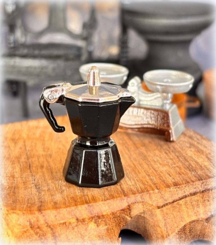 Dollhouse coffee perk black