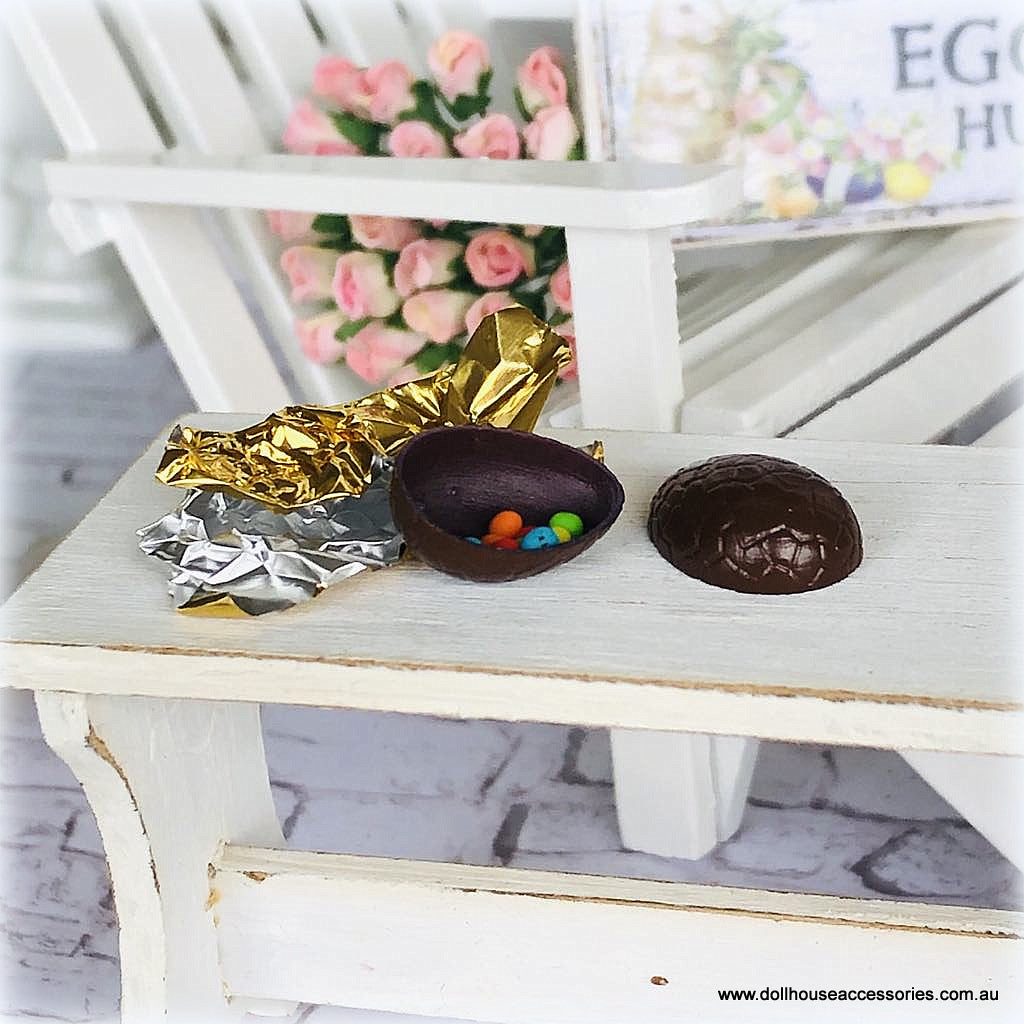 Breakable Easter Egg with Smarties and Gold Foil - Miniature