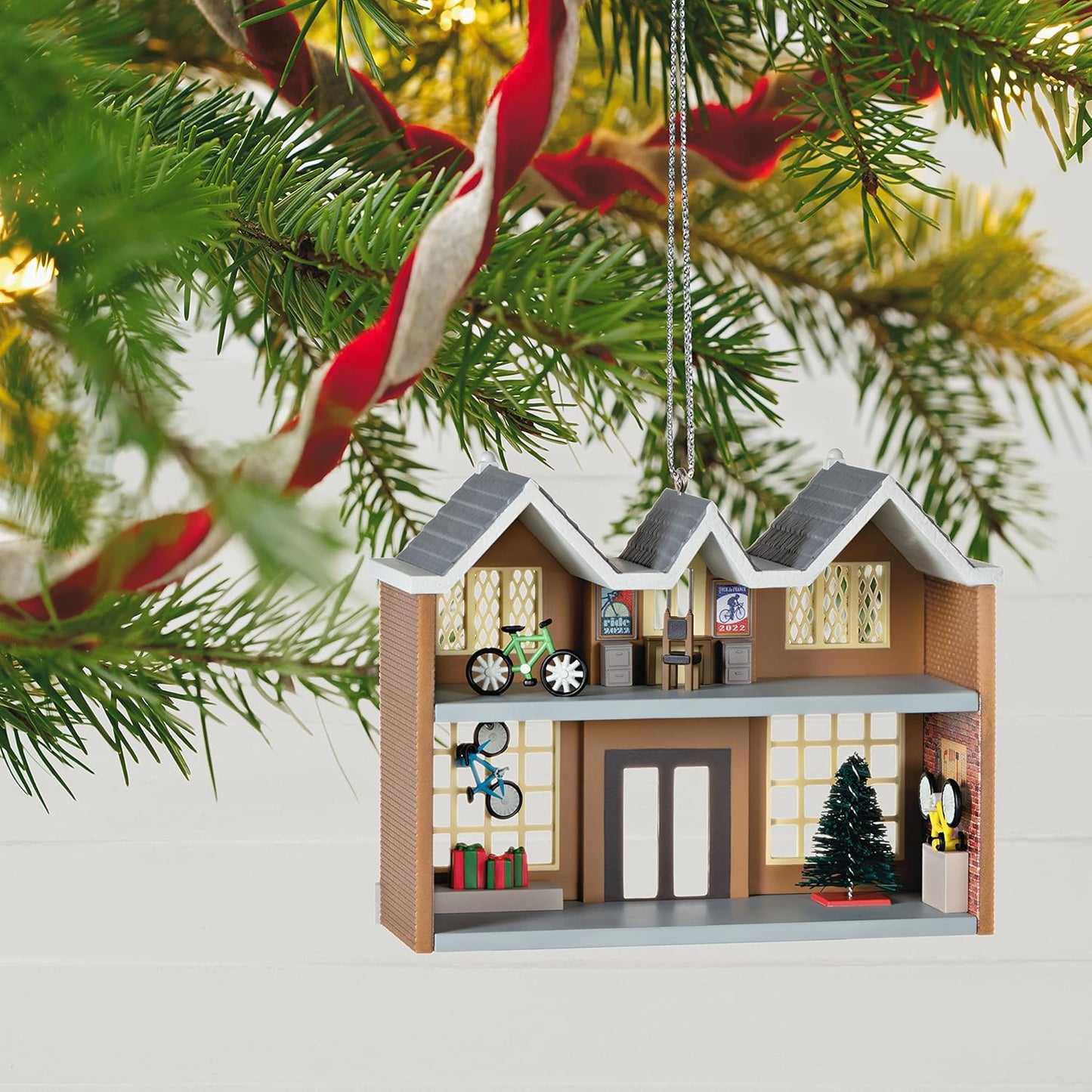 Hallmark Nostalgia Keepsake Korner Bicycle Shop - 2022 - 9cm high