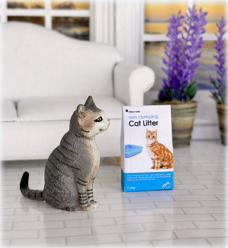 Schleich Gray cat sitting farm world