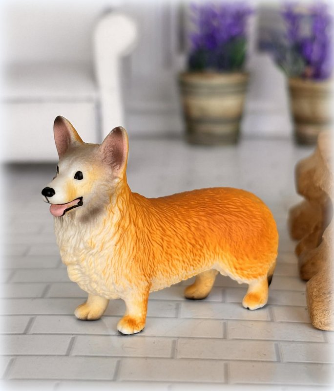 Schleich Welsh Corgi suitable dog for 1:12 scale dollhouse