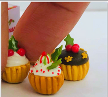 Christmas Cupcake Variety - Set of 4 - Miniature