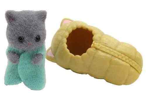 Sylvanian Families Tiny Persian Baby Cat with Sleeping Bag