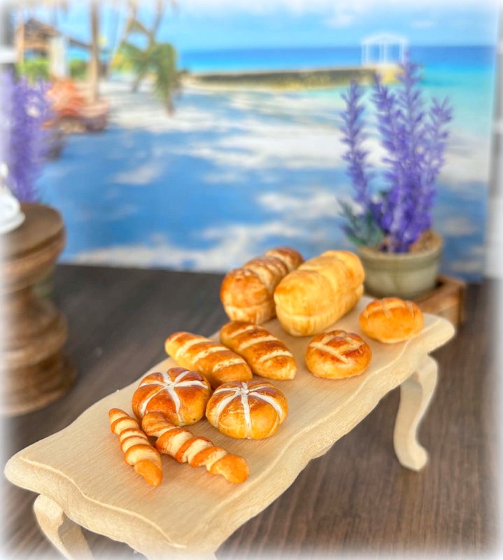 Dollhouse bread bakery loaves buns