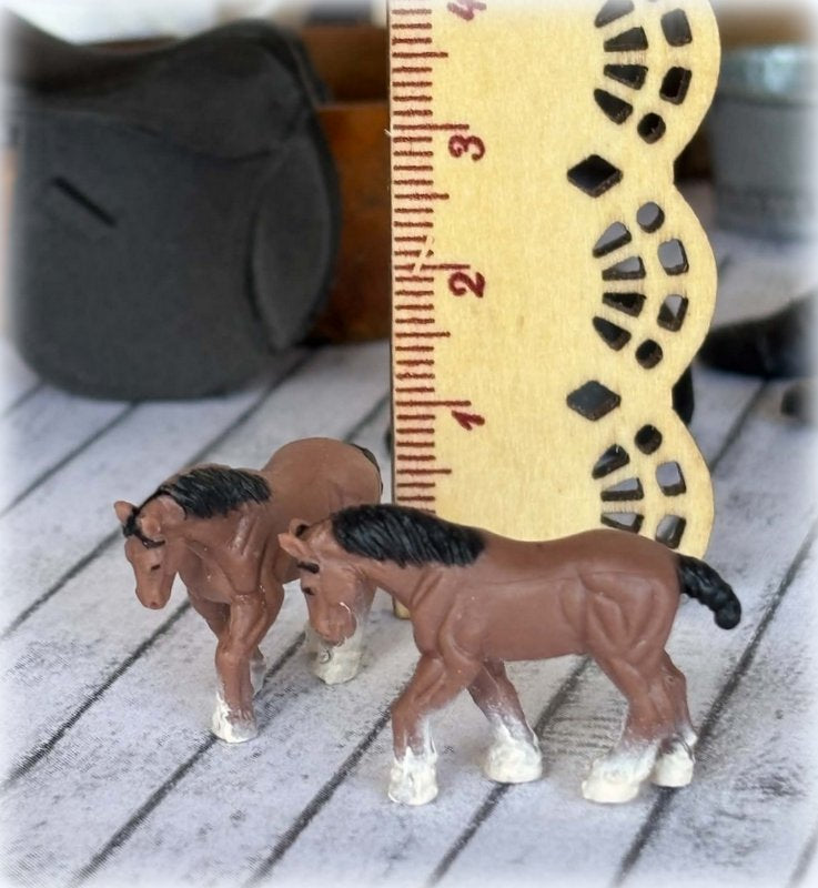 Dollhouse miniature ornament nursery toy pair of brown horses equestrian theme room