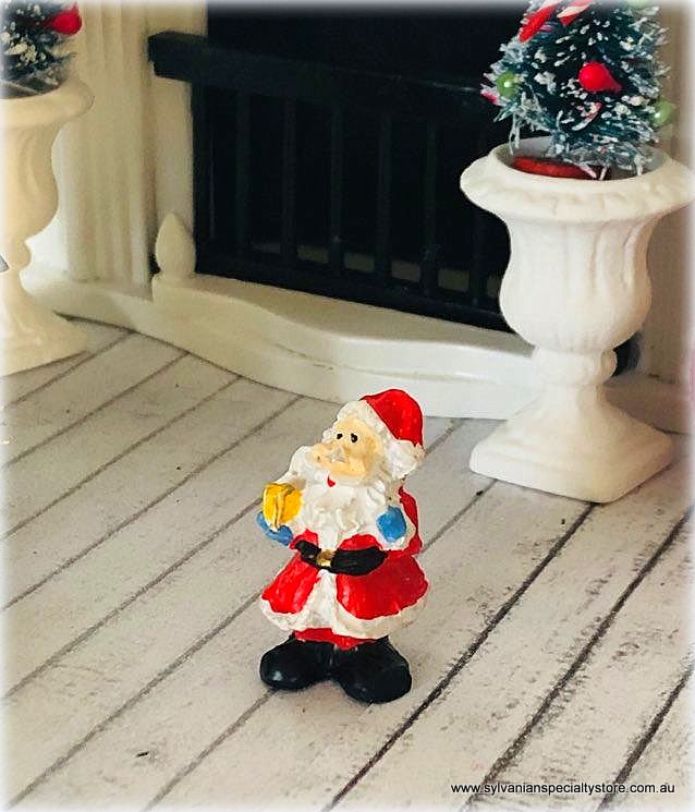Santa Figurine - 3 cm high -  Miniature