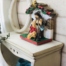 Reutter Porcelain Nativity Set, Angel and Plate  - Miniature