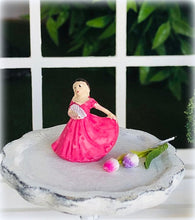 Dollhouse ornament figurine 2 cm pink lady dancing