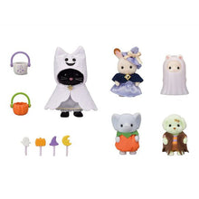 Sylvanian Families Halloween Trick or Treat Parade - Limited Edition - With Glow in the Dark Ghost Costume!