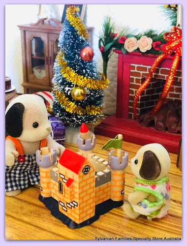 Sylvanian Families Beagles playing with Toy castle