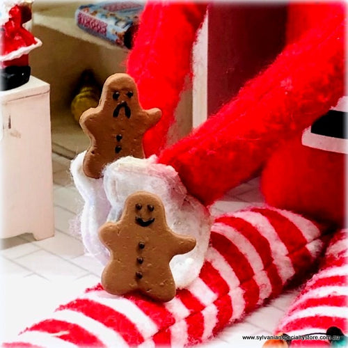 Gingerbread Catch-Me-If-You-Can Pair - Miniature