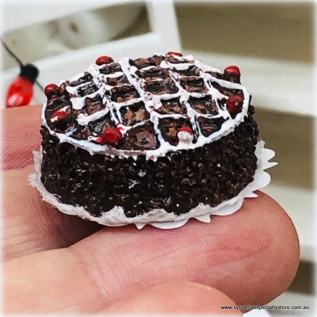 Dollhouse miniature christmas fruit cake