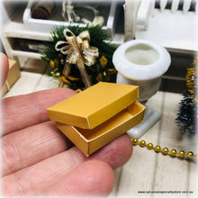 Dollhouse Miniature gift box gold