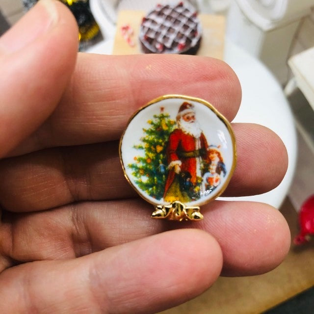 Reutter Porcelain Nativity Set, Angel and Plate  - Miniature