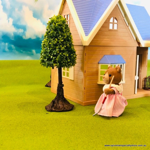 Miniature-garden-diorama-background-trees-sylvanian-families