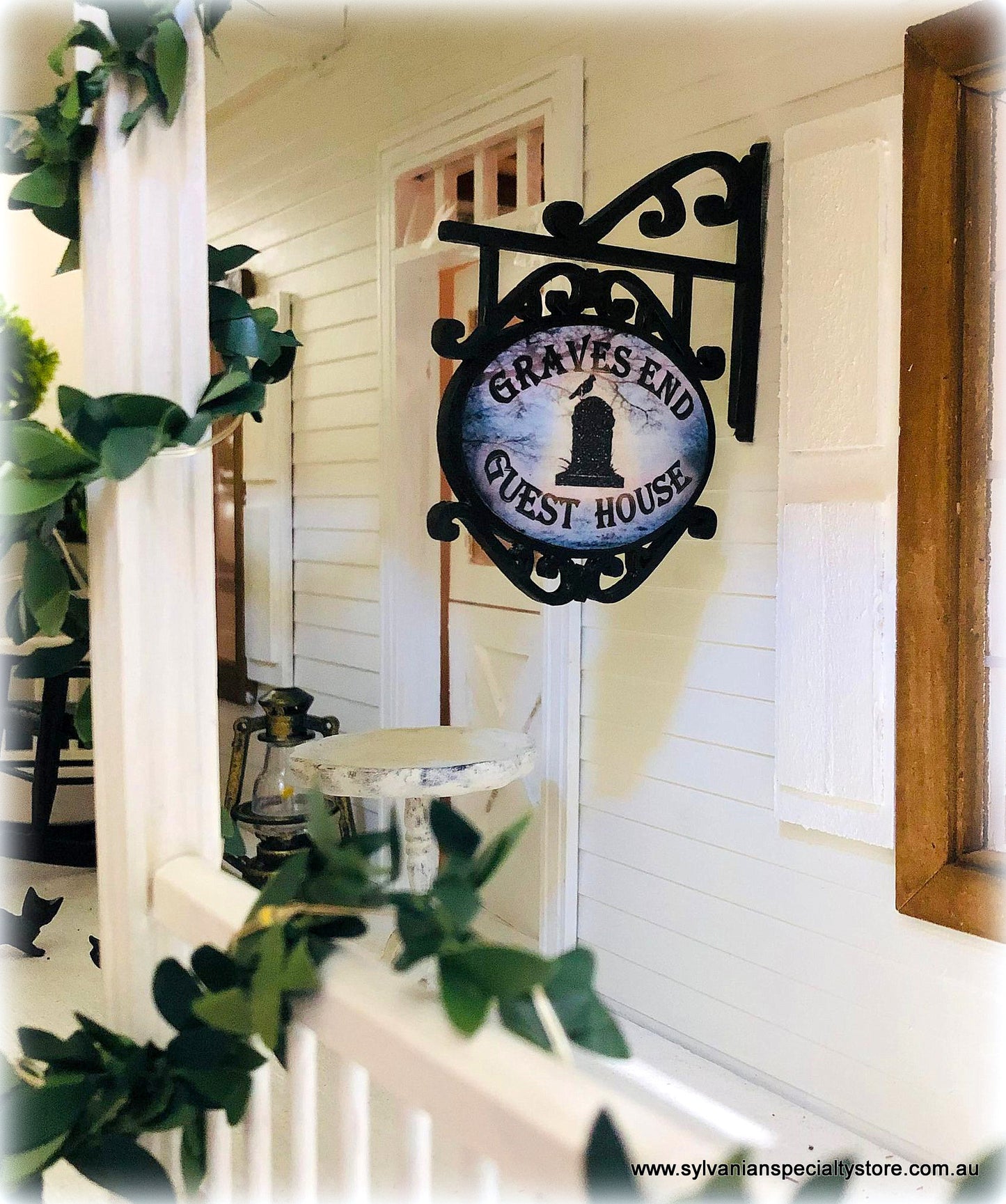 Dollhouse Wall Sign -8 cm high - Gravesend Guest House
