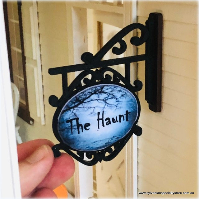 Dollhouse Halloween Wall Sign -8 cm high - The Haunt
