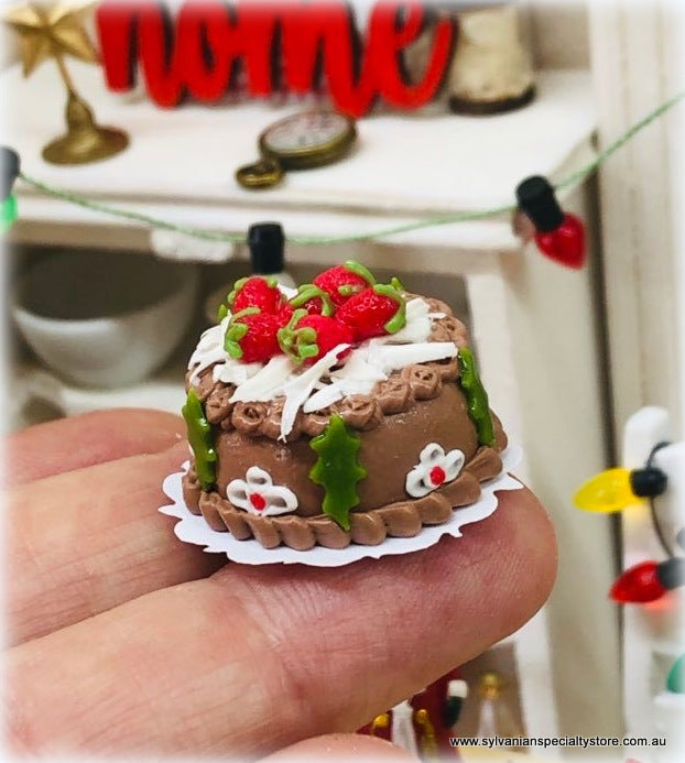 Chocolate Strawberry Cake - Miniature