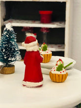 Christmas Cup Cakes x 3 - White - Miniature