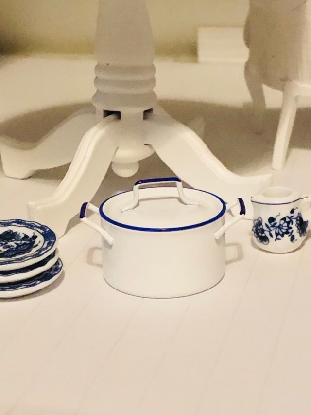 Enamel-style White and Blue Pot - Miniature