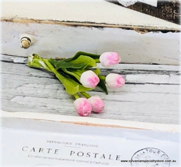 Dollhouse miniature bunch tulips pale pink
