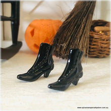 Black Boots - Miniature
