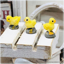 Dollhouse miniature chick hen figurines