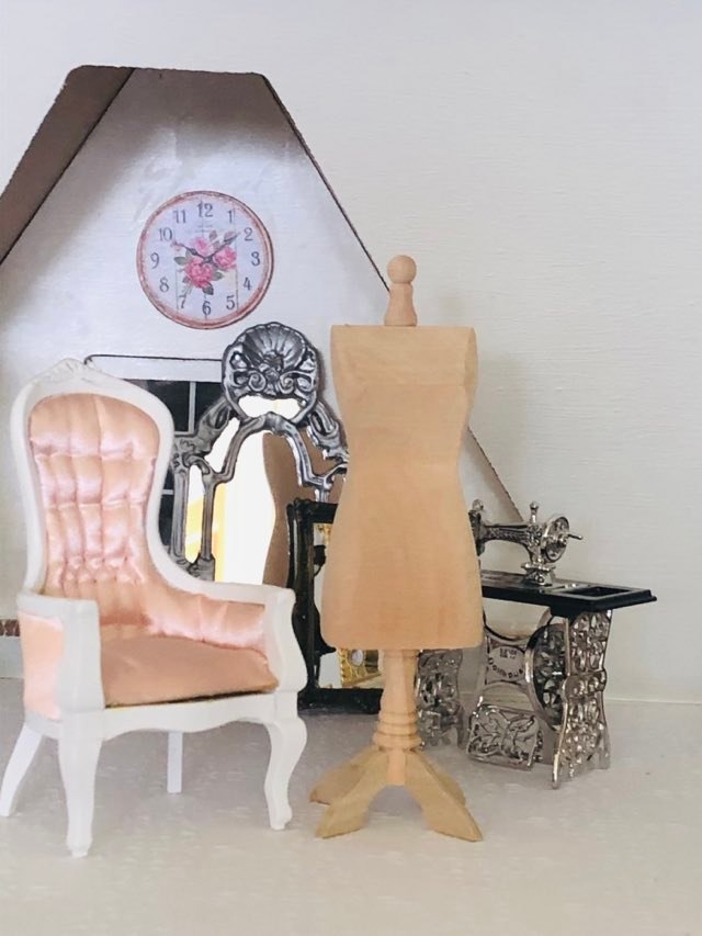 Dressmaker's Dummy Barewood - 12 cm high - Miniature