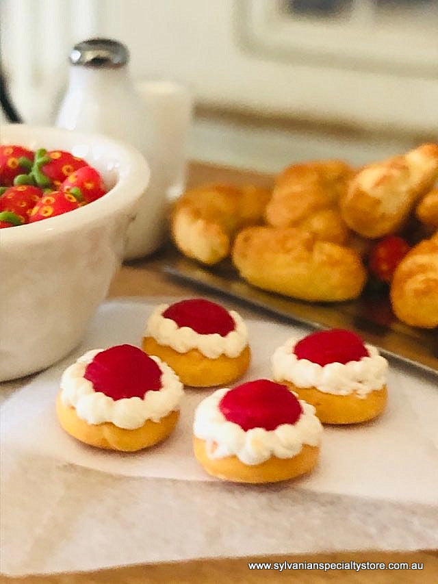 Dollhouse miniature jam tarts food accessories baking day