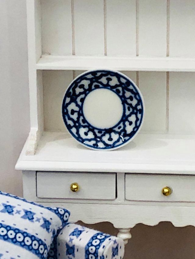 Dollhouse plate blue white
