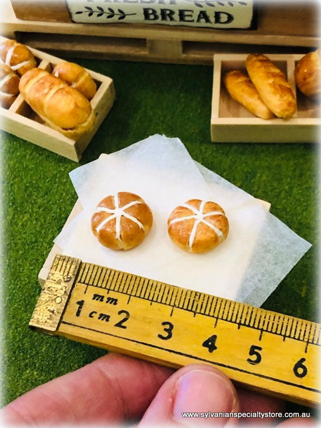 Bread Buns x 2 - Star - 1 cm diameter -  Miniature