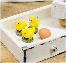 Dollhouse miniature chick hen figurines