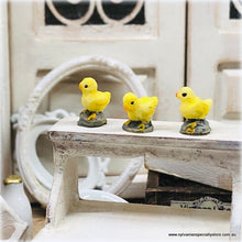 Dollhouse miniature chick hen figurines