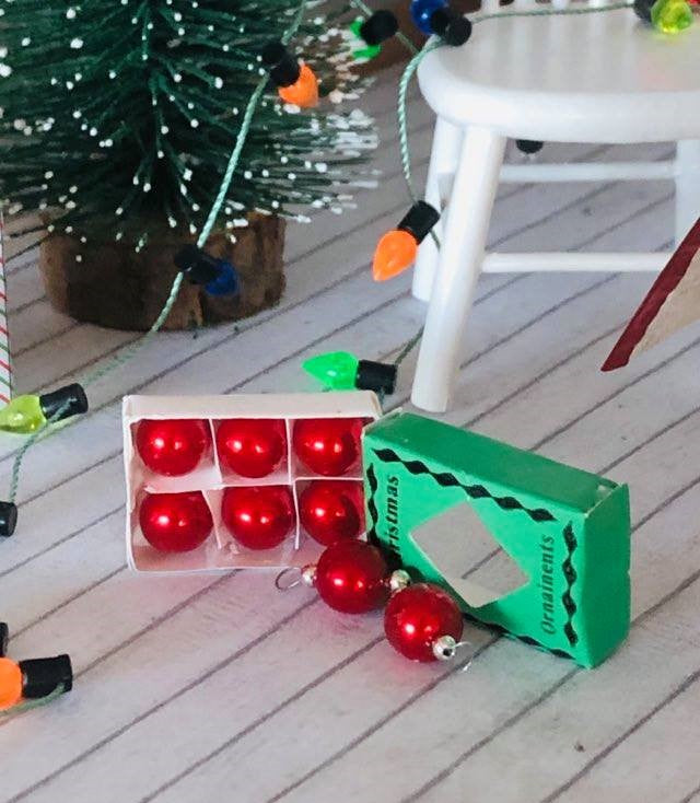 Dollhouse miniature Christmas decorating baubles red