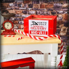 Delivery to Whoville Crate - 4 cm-  Miniature