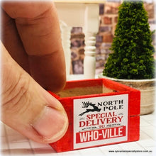 Delivery to Whoville Crate - 4 cm-  Miniature