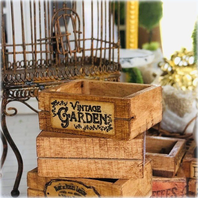 Dollhouse Vintage Garden Crate Garden miniatures