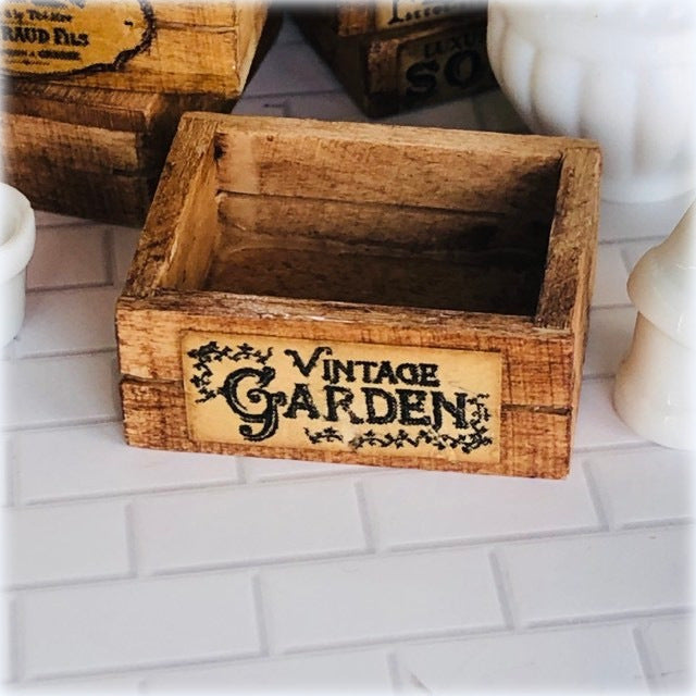Dollhouse Vintage Garden Crate Garden miniatures