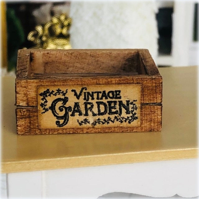 Dollhouse Vintage Garden Crate Garden miniatures