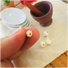dollhouse miniature garlic cloves