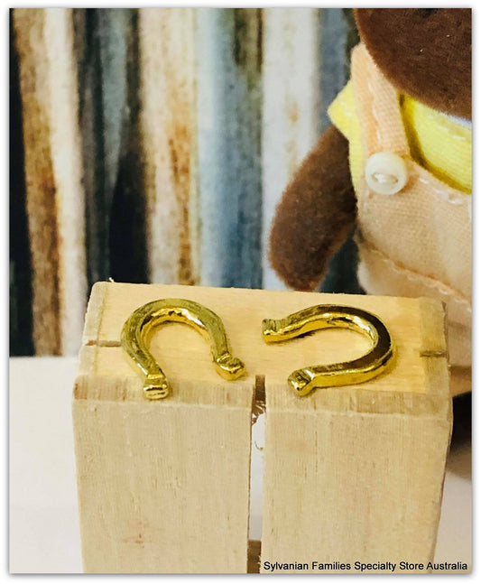 Dollhouse miniature horse shoes brass gold