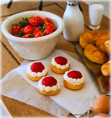 Dollhouse miniature jam tarts food accessories baking day