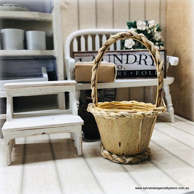 Dollhouse miniature large basket